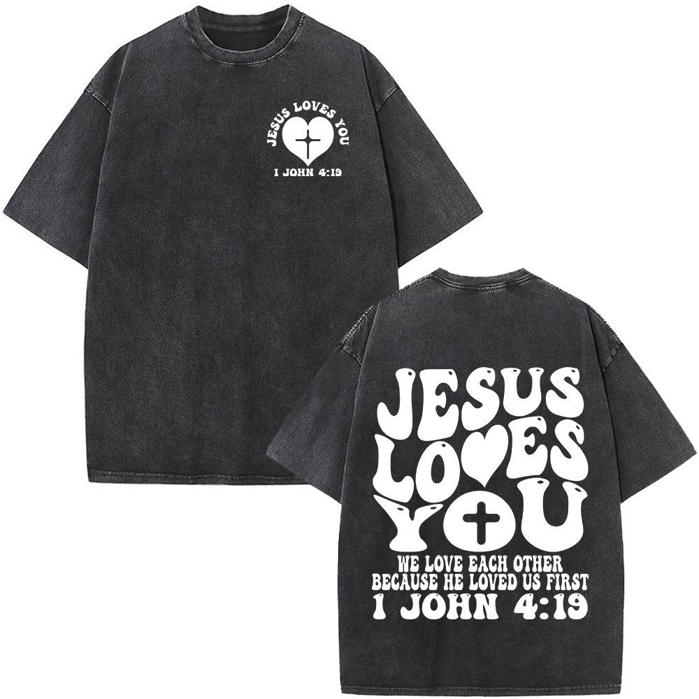 short-sleeved T-shirt