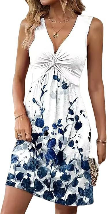 Vestido de punto con diseño moderno que estiliza la cintura