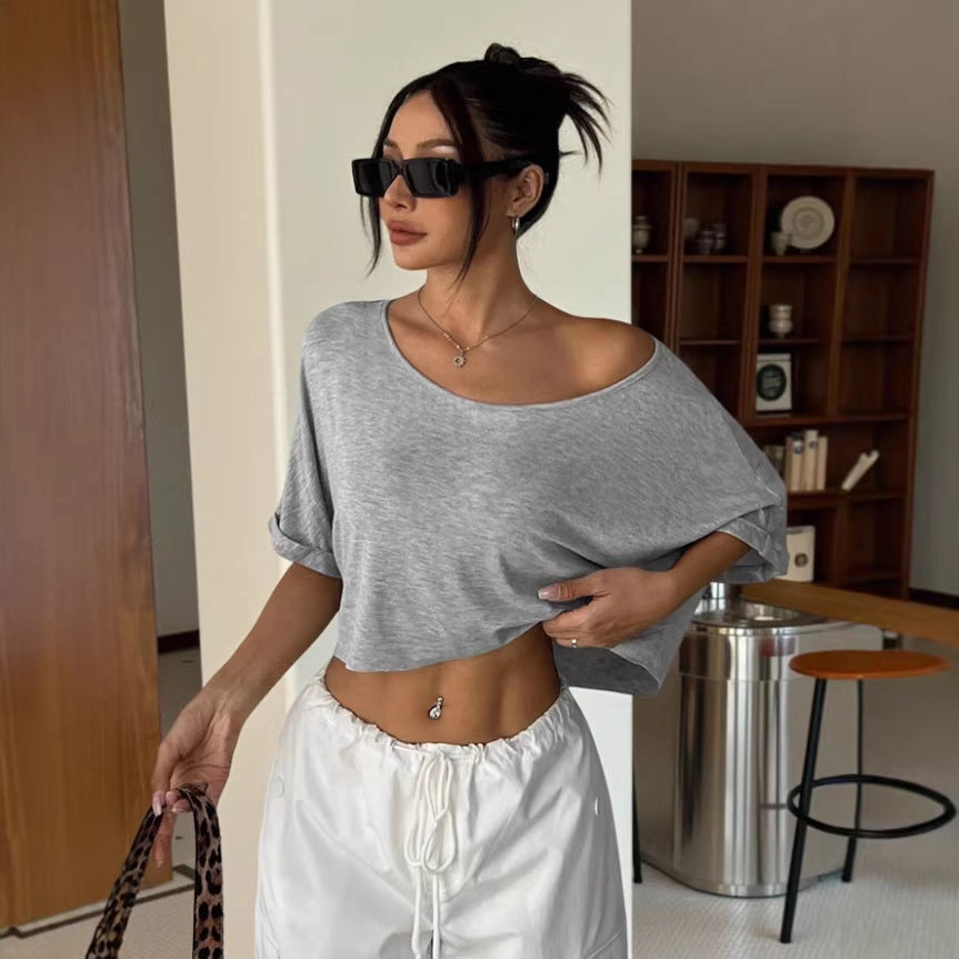 Camiseta corta sexy informal para mujer con hombros descubiertos y abdomen al descubierto.