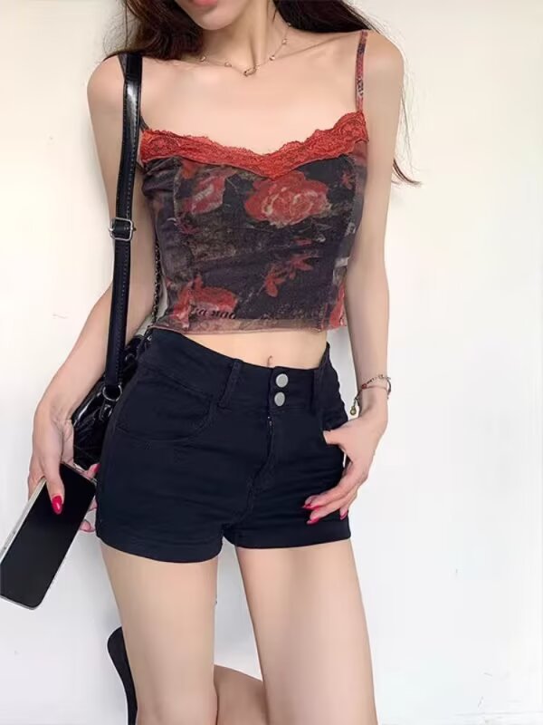 Pantalones cortos ajustados, versátiles, ultracortos, con un estilo inocentemente seductor y chic.
