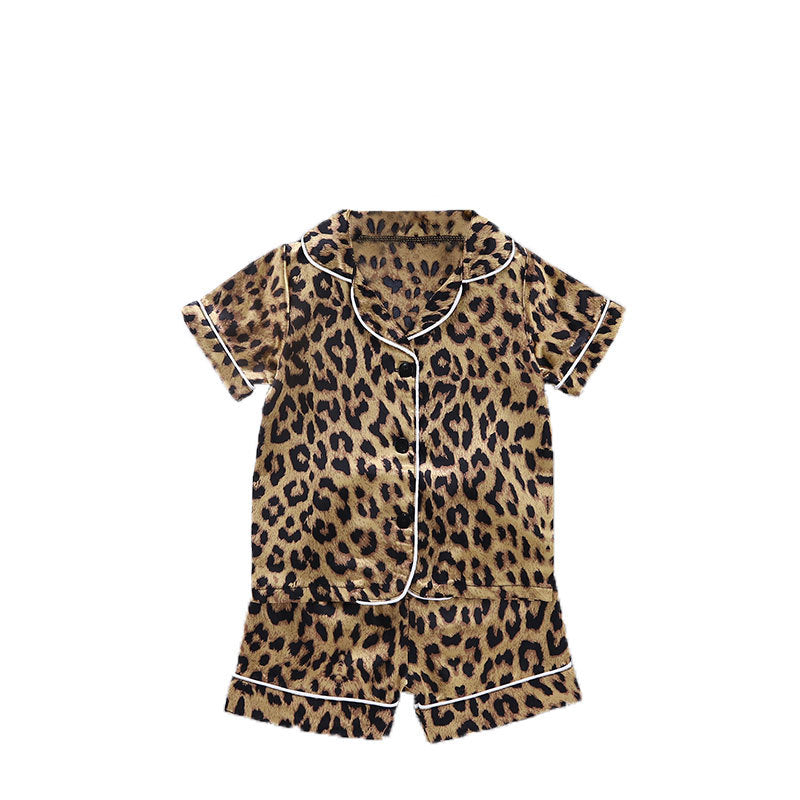 Pijama de Niña de Manga Corta con Estampado de Leopardo — Cómodo y Divertido