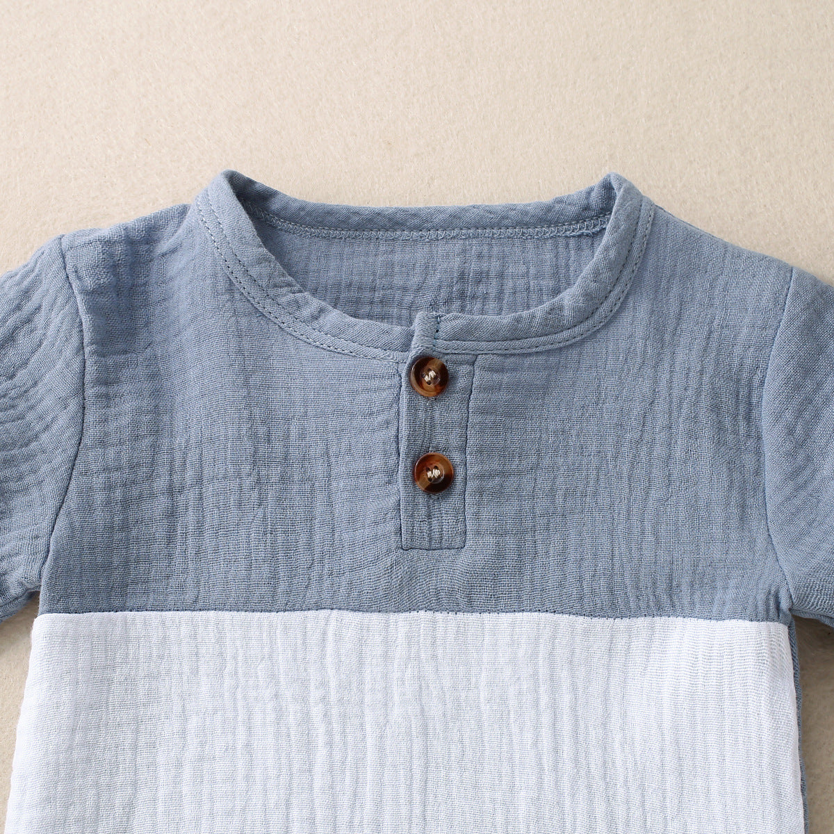 Conjunto de Camiseta y Pantalón Corto de Vestir para Niño — Elegante y Cómodo