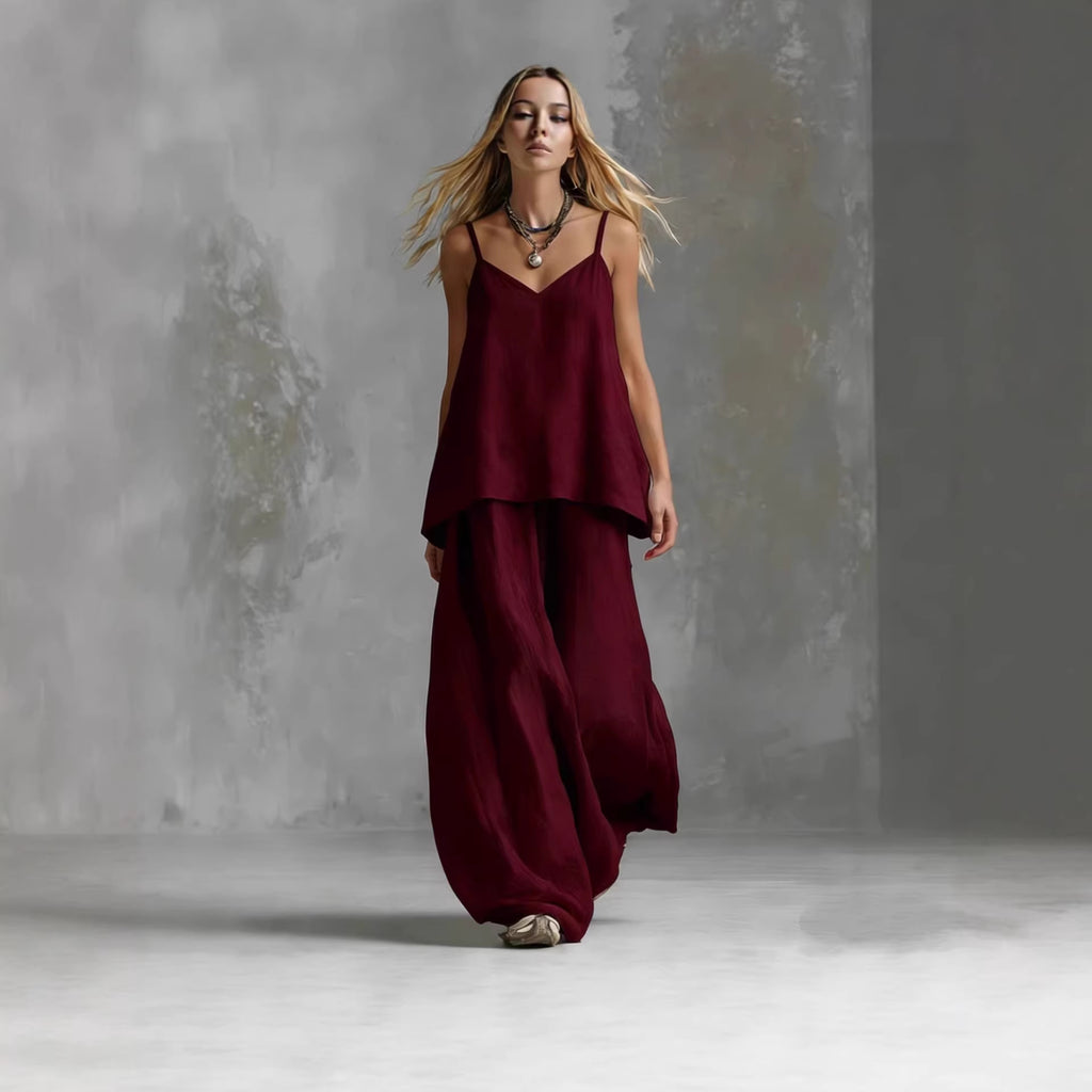 Traje elegante de mujer sin mangas de color liso