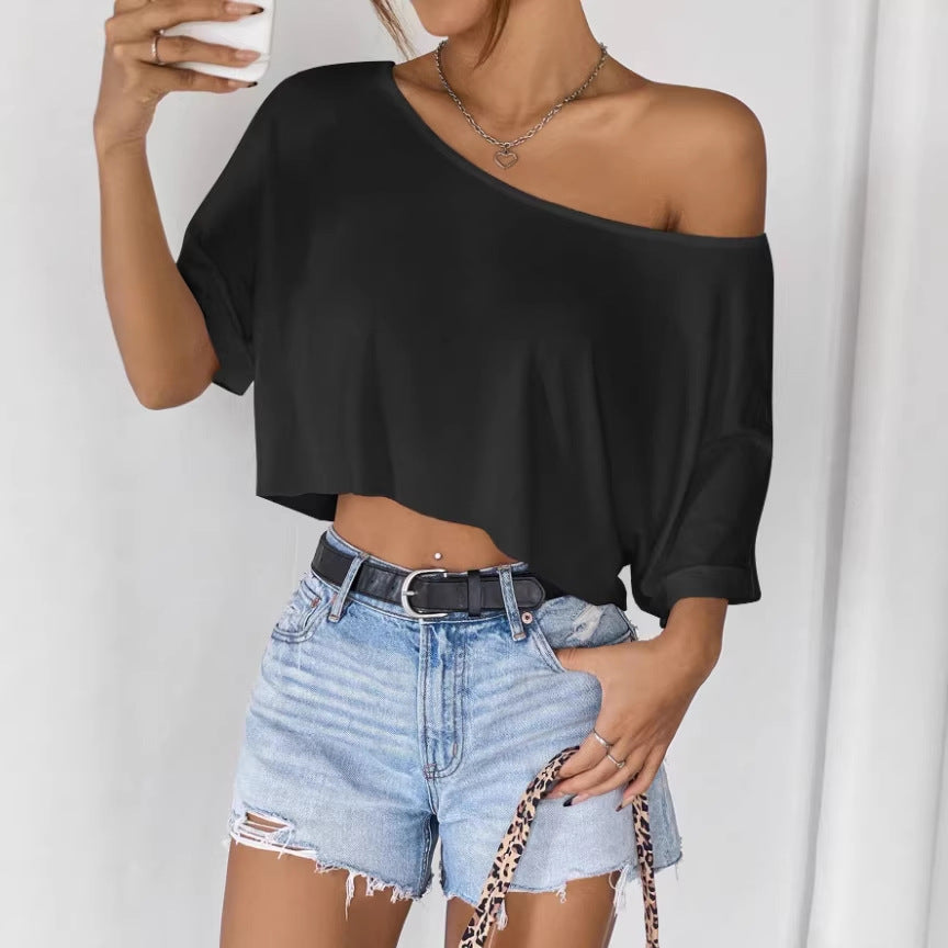 Camiseta corta sexy informal para mujer con hombros descubiertos y abdomen al descubierto.