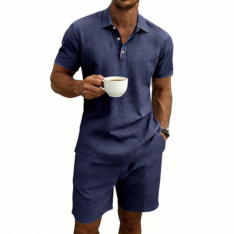 Conjunto informal de lino para hombre con pantalón corto de manga corta.