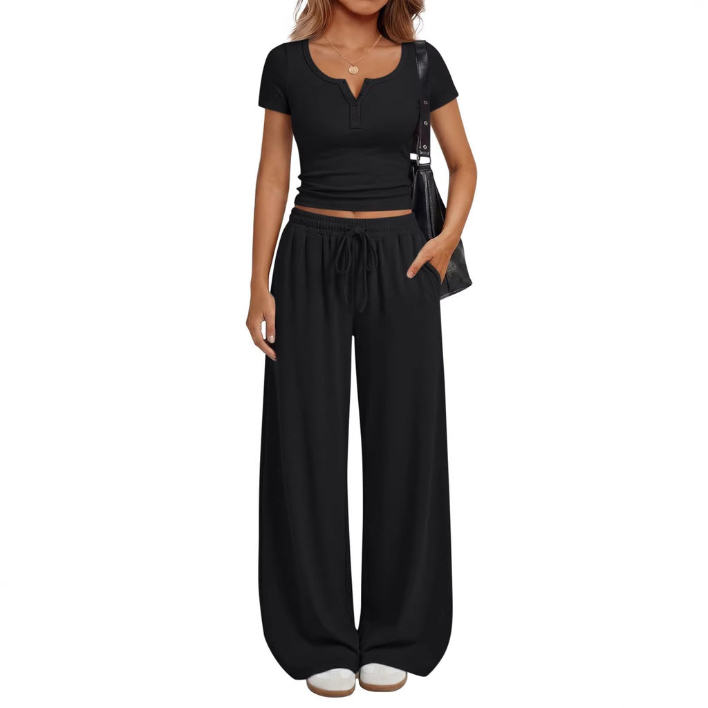 Conjunto de ropa de estar por casa para mujer: top de manga corta y pantalón de pierna ancha.