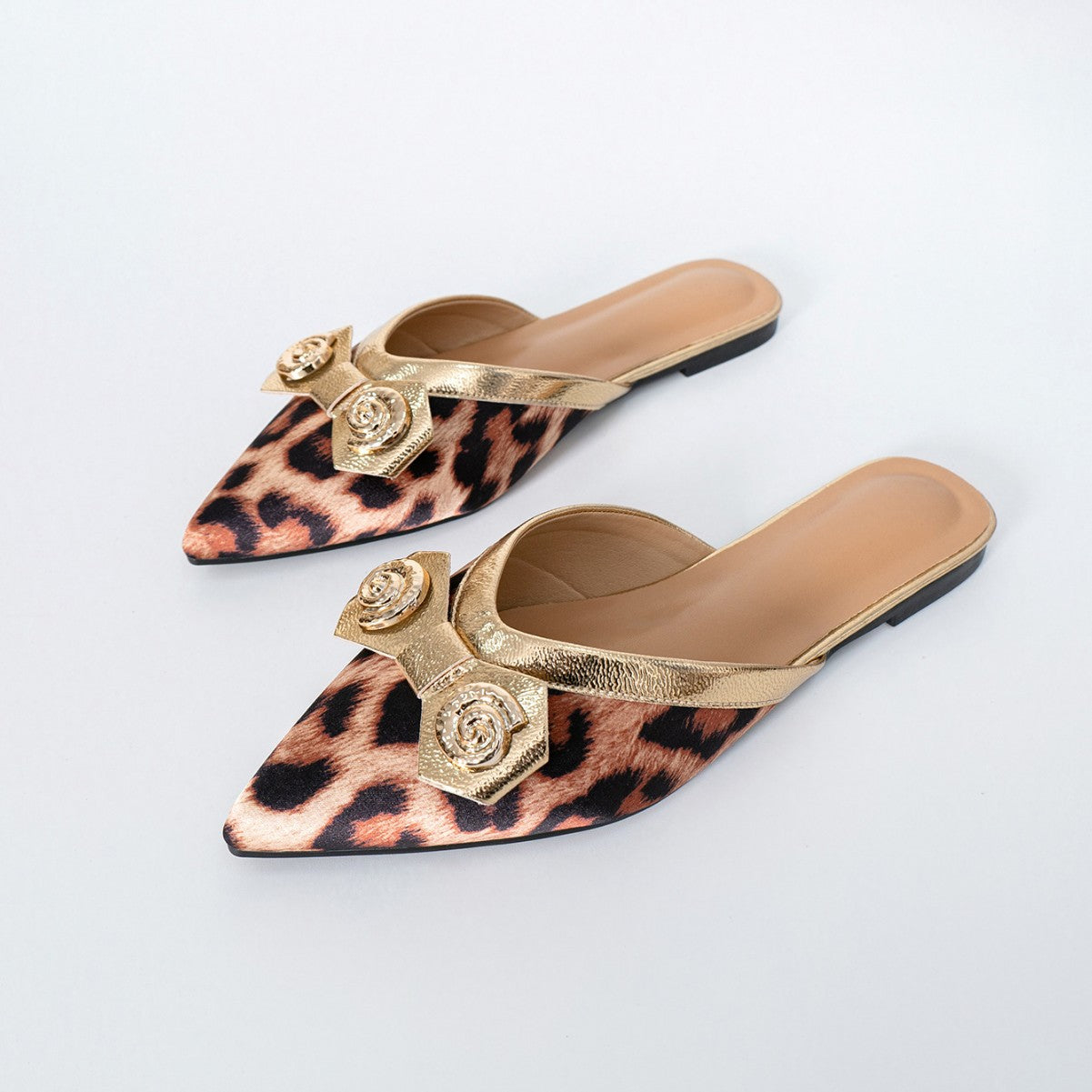 Zapatos de tacón de punta versátiles, nuevos para primavera.
