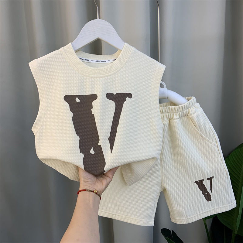 sleeveless t-shirt and shorts set for boys