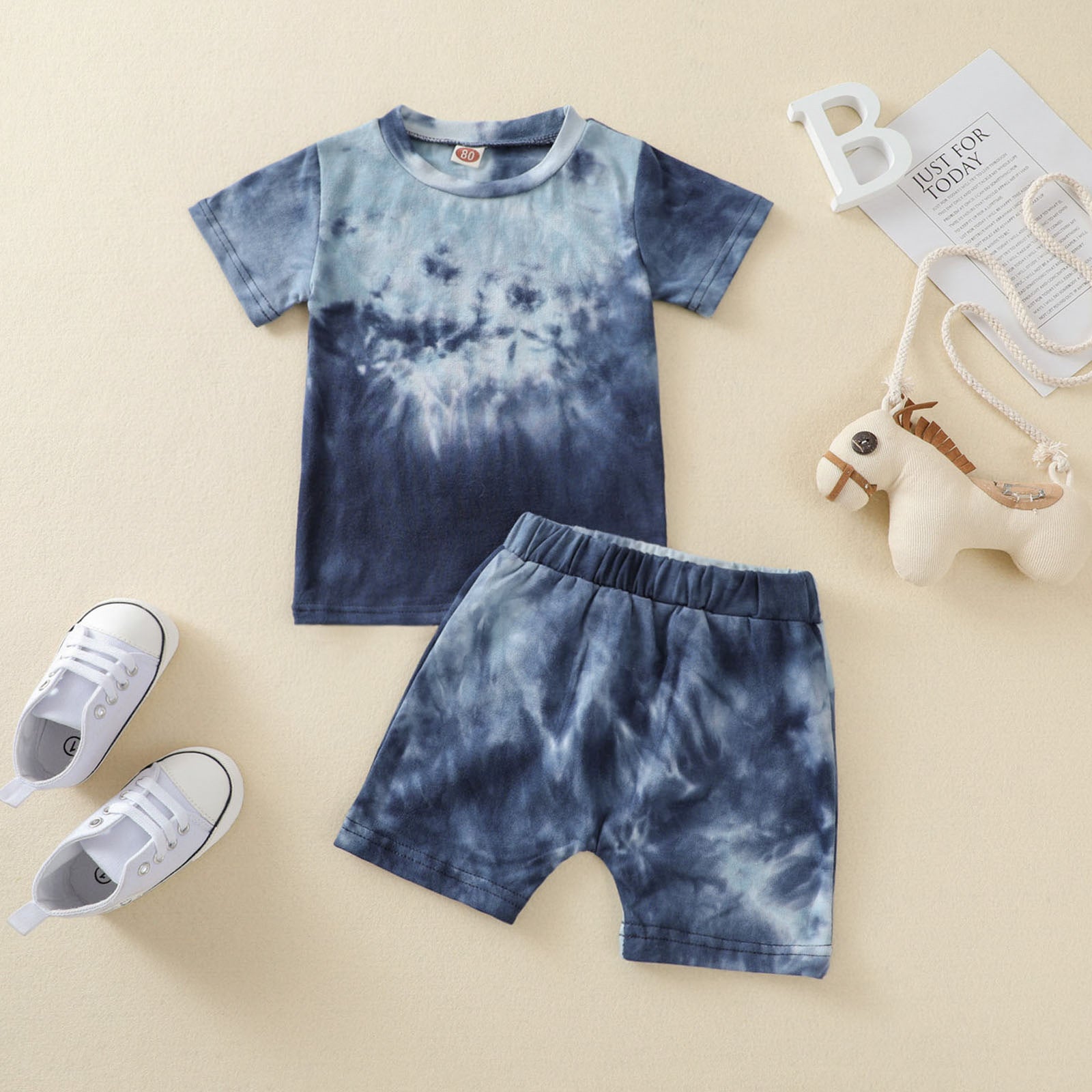 Camiseta con Estampado Tie-Dye y Pantalón Corto para Niños — Colorido y Divertido