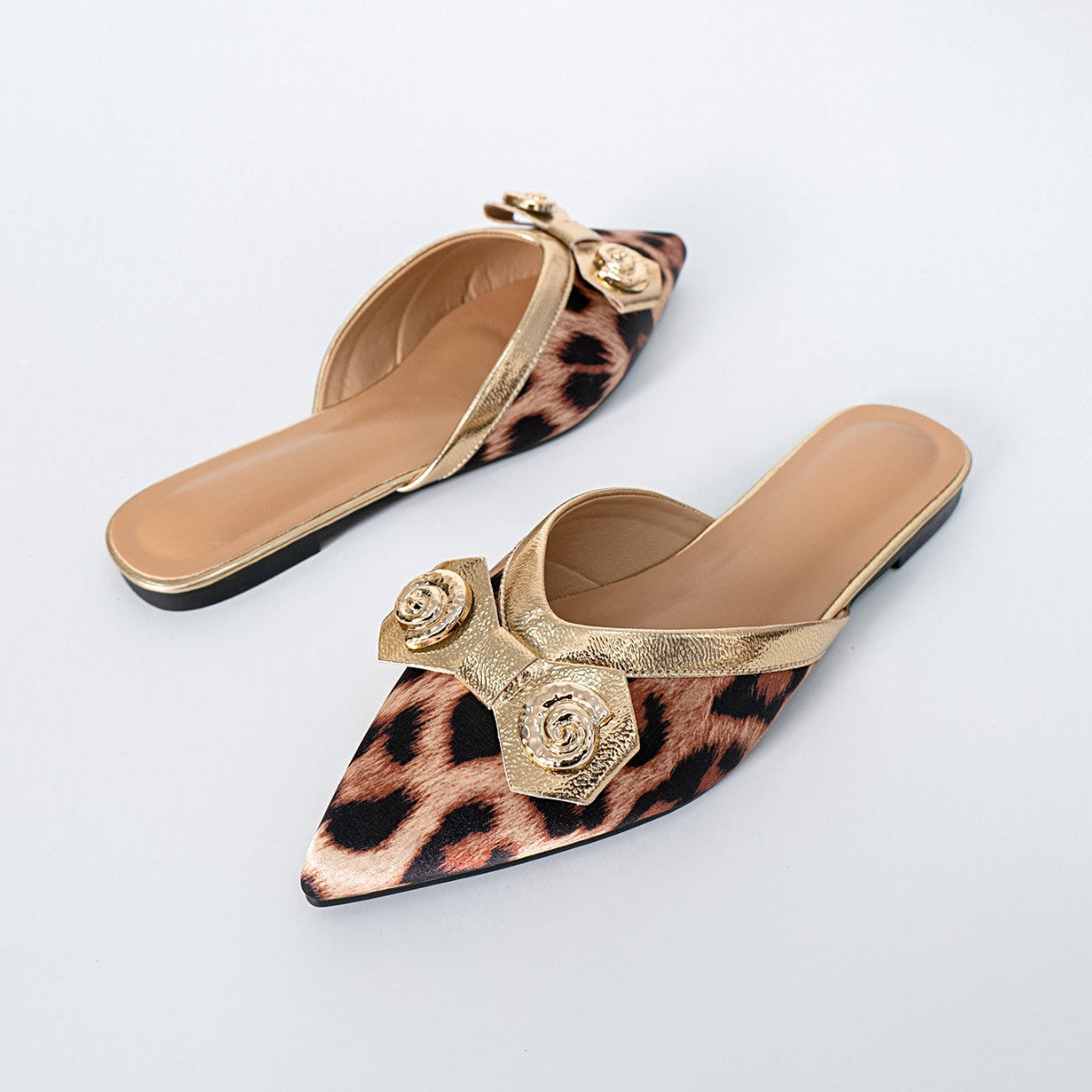 Zapatos de tacón de punta versátiles, nuevos para primavera.