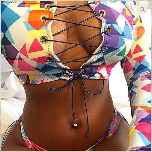 Nuevo conjunto de bikini de manga larga con cuello y tirantes en el pecho de Amazon con estampado digital multicolor