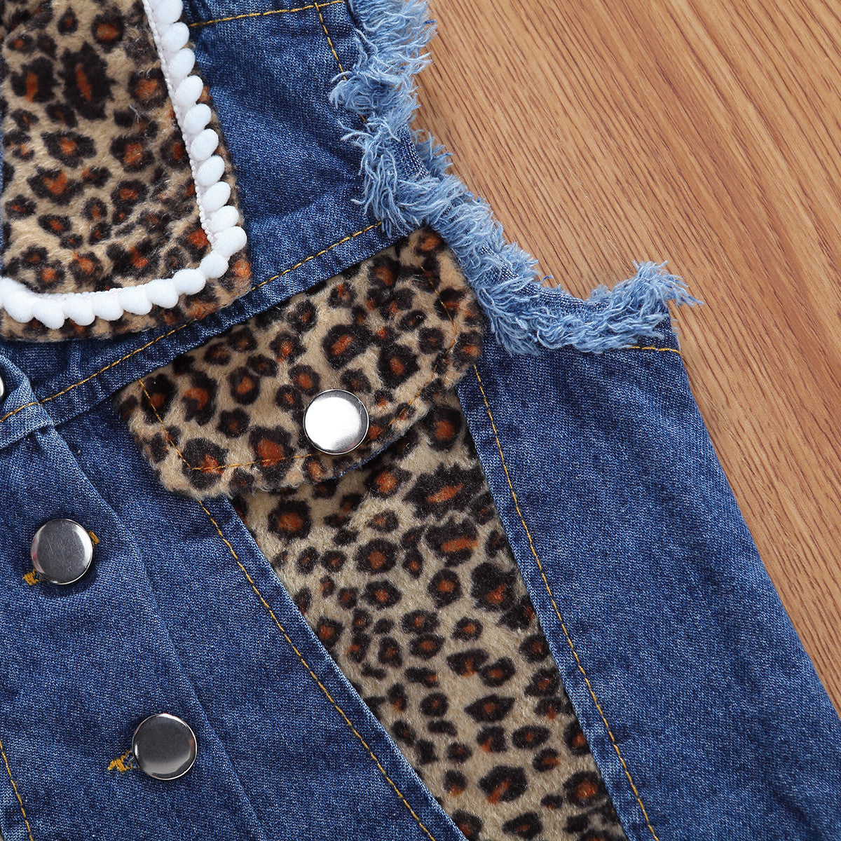 Conjunto Dos Piezas Niña Top Sin Mangas y Shorts Vaqueros — 1 a 6 Años