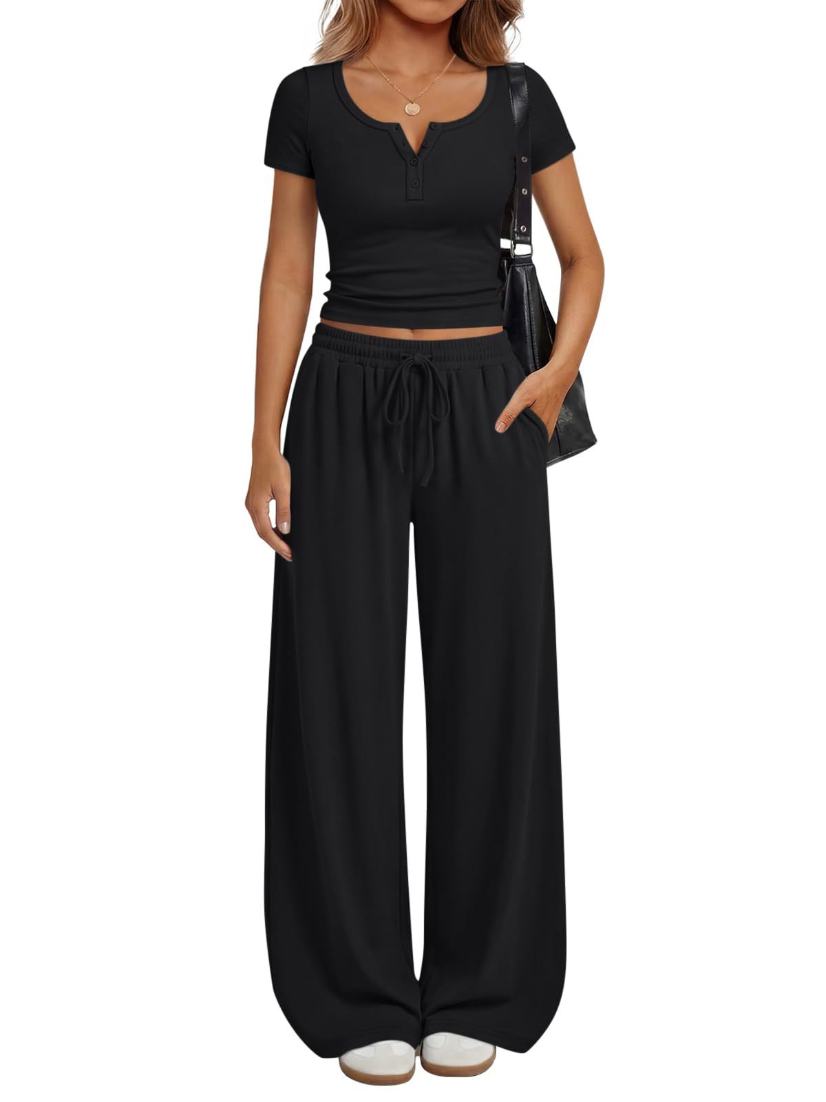 Conjunto de ropa de estar por casa para mujer: top de manga corta y pantalón de pierna ancha.