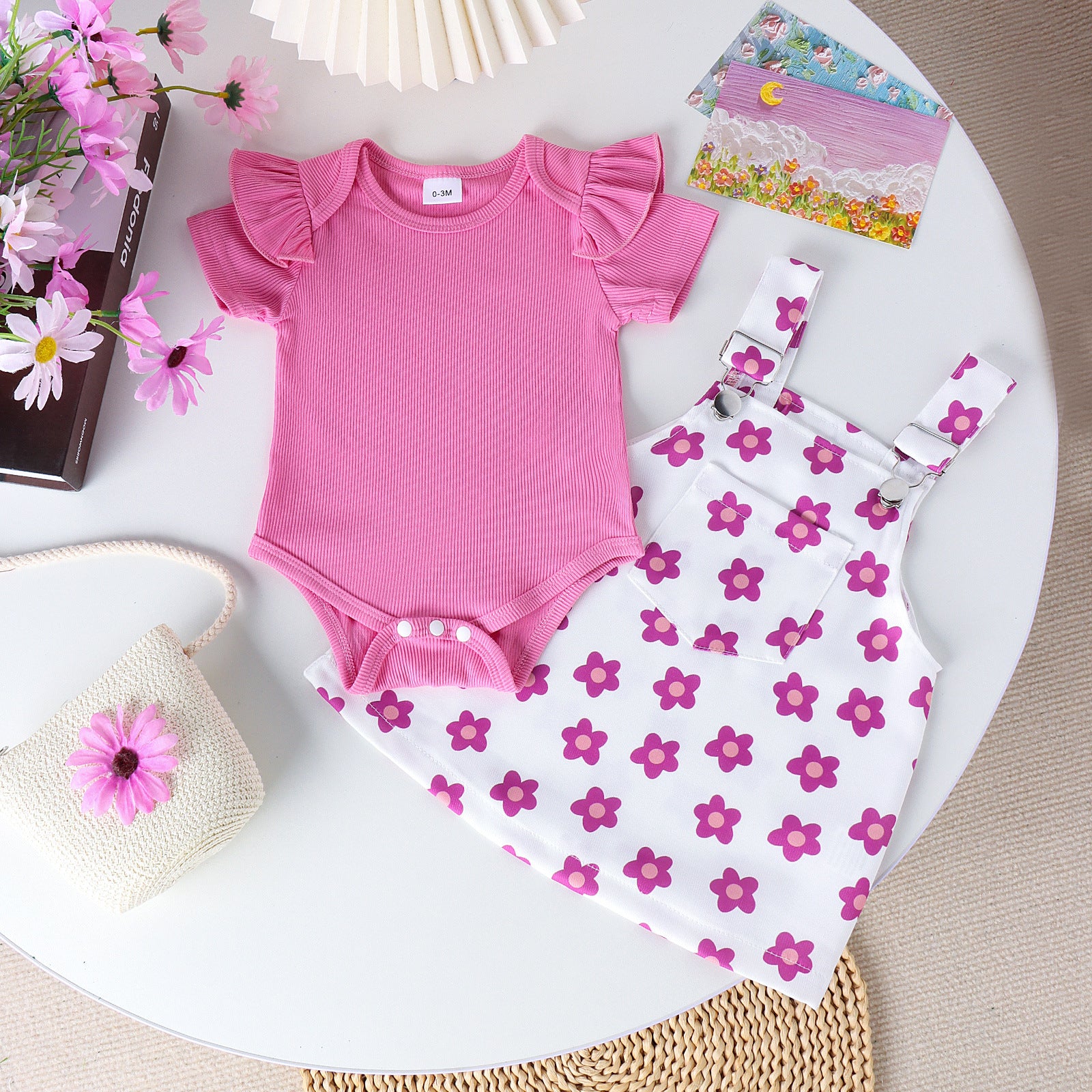 Conjunto de Ropa para Bebé con Mangas con Volantes y Estampado — Elegante y Suave