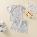 Camiseta con Estampado Tie-Dye y Pantalón Corto para Niños — Colorido y Divertido