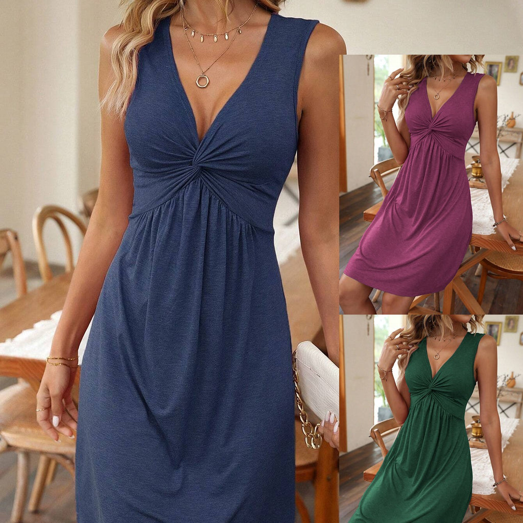 Knitted dress with a modern design that slims the waist.