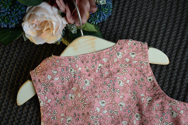 Conjunto Niña Camiseta Sin Mangas con Lazo y Shorts — Verano