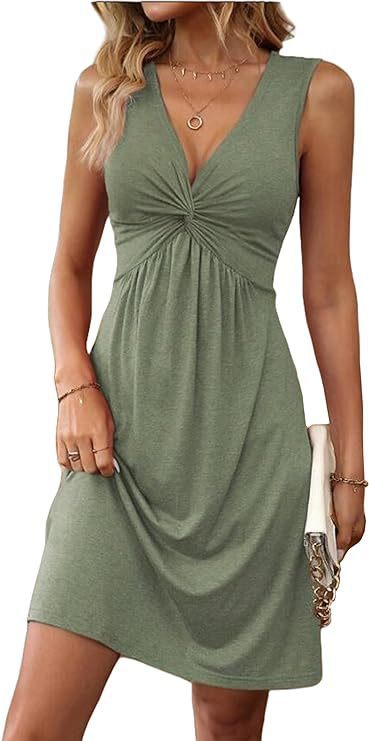 Vestido de mujer con escote anudado y cintura arrugada