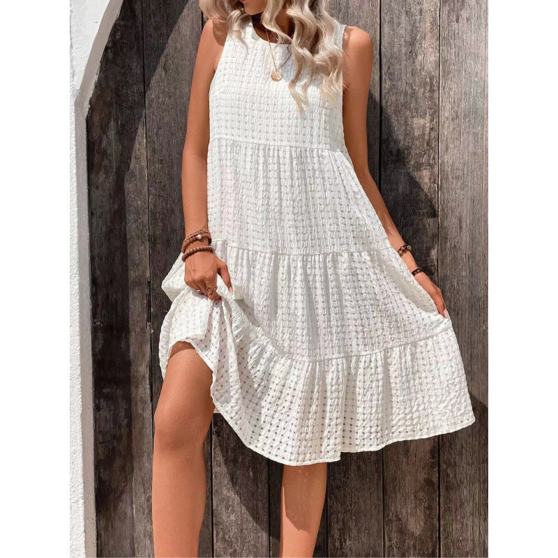 Elegante y moderno vestido blanco corto