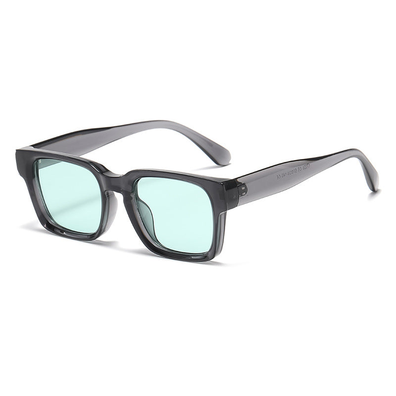 Gafas de sol versátiles, minimalistas y de estilo retro para hombre y mujer.