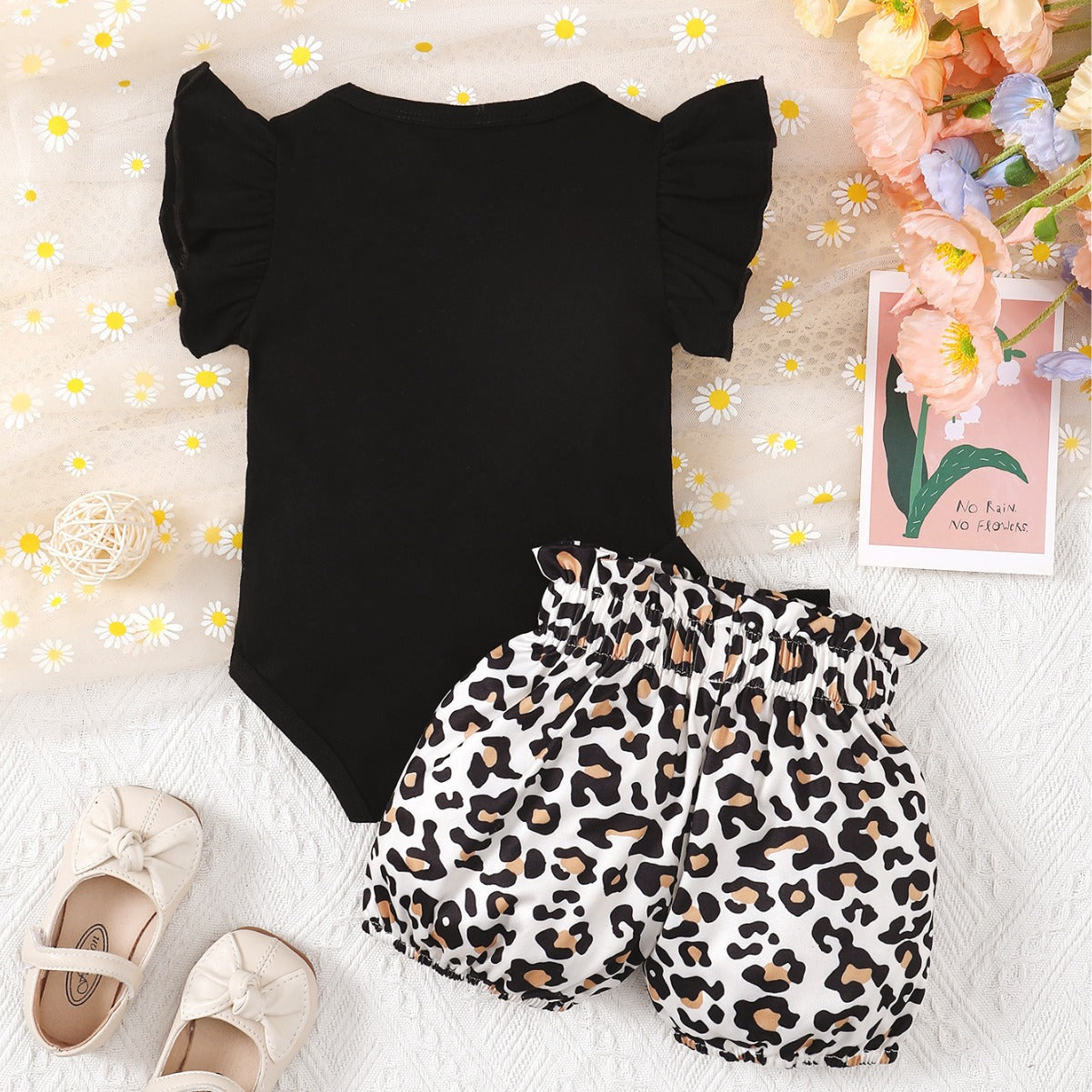 Mono Infantil con Lazo y Pantalón Corto de Estampado Leopardo — Algodón Bebé