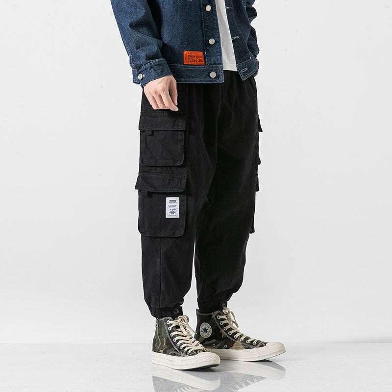 Pantalones militares casuales de corte ajustado para hombre.