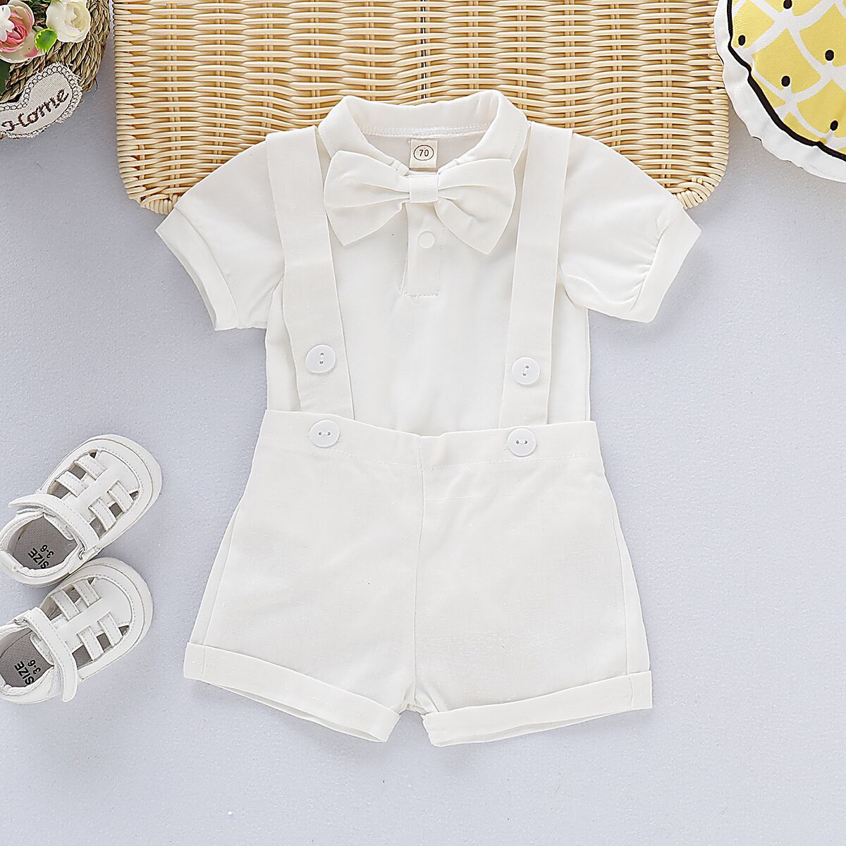 Pelele de Vestir para Bebé Niño con Pajarita — Elegante y Cómodo