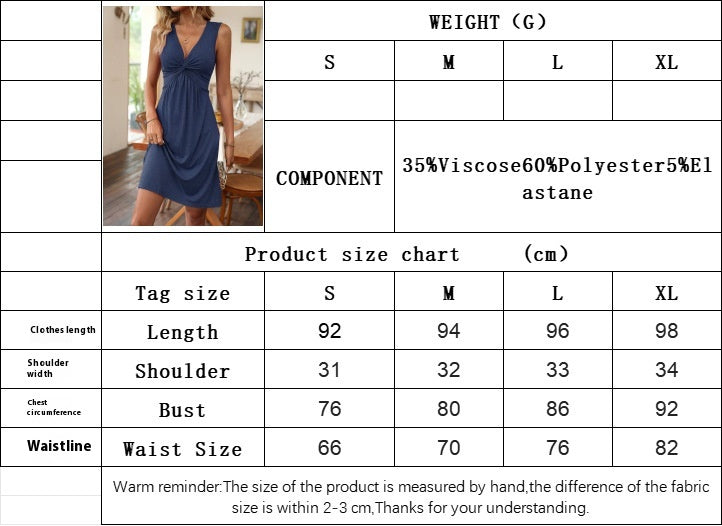 Knitted dress with a modern design that slims the waist.