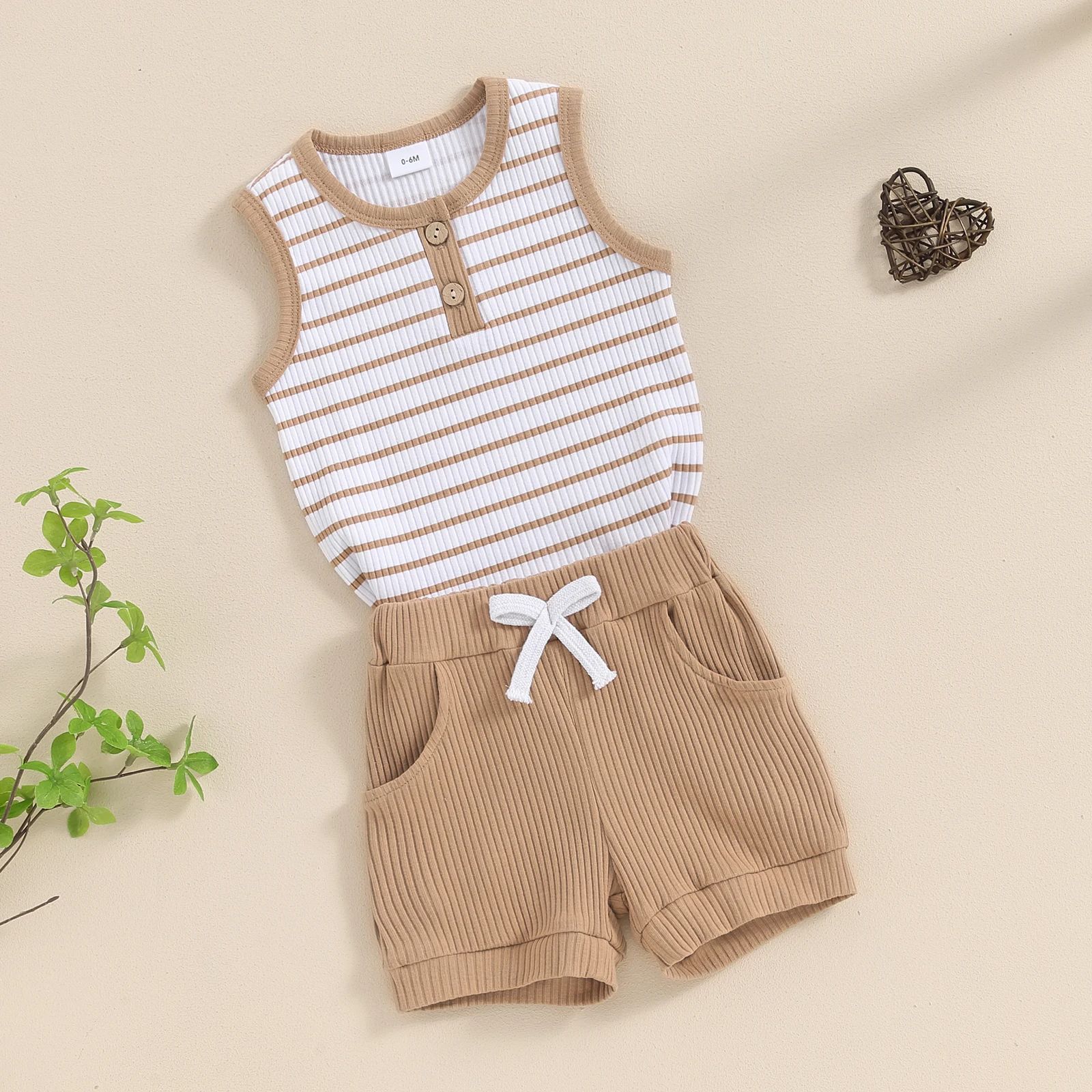 Conjunto de Dos Piezas para Niño — Cómodo y Versátil para el Verano