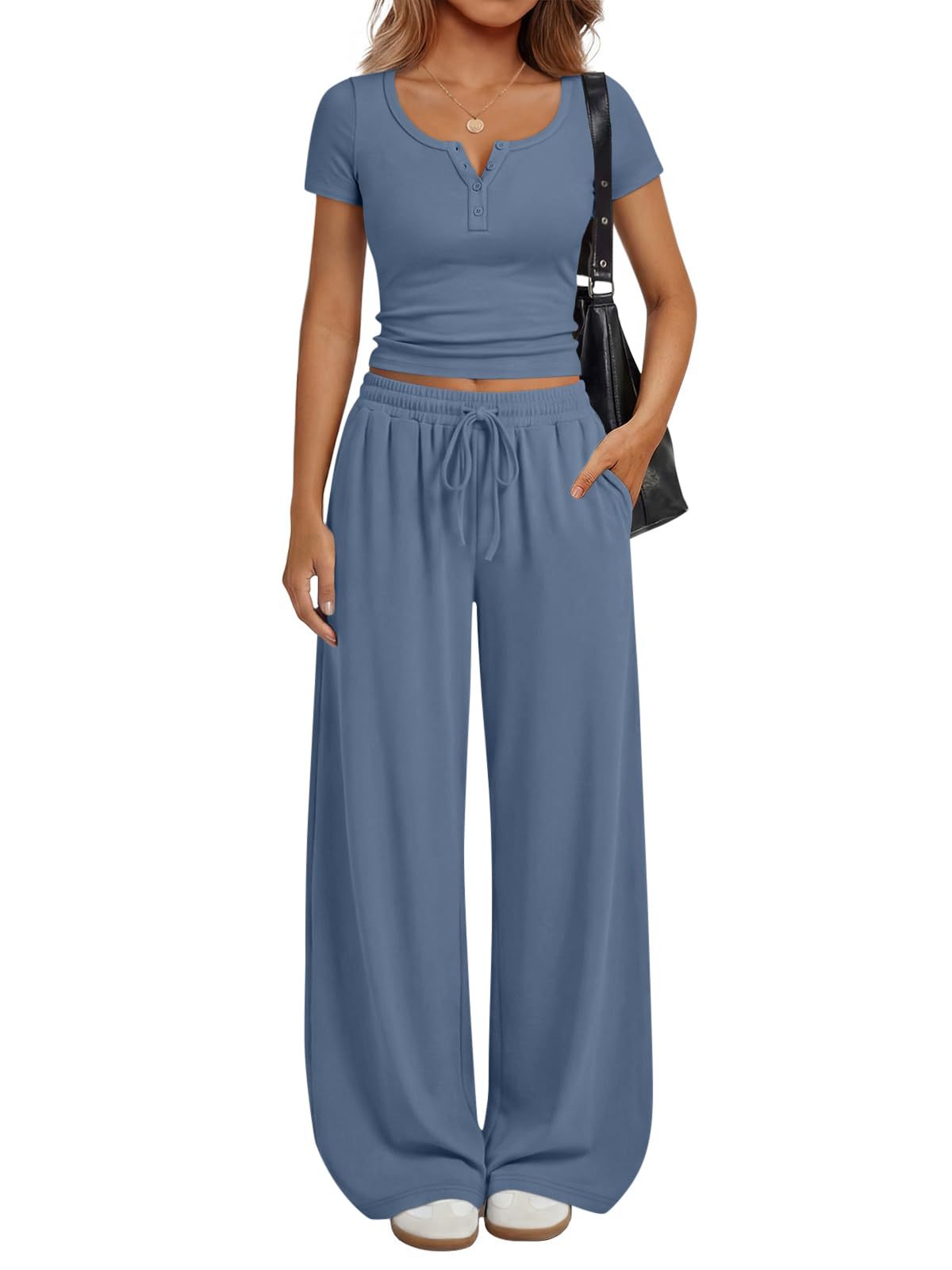 Conjunto de ropa de estar por casa para mujer: top de manga corta y pantalón de pierna ancha.