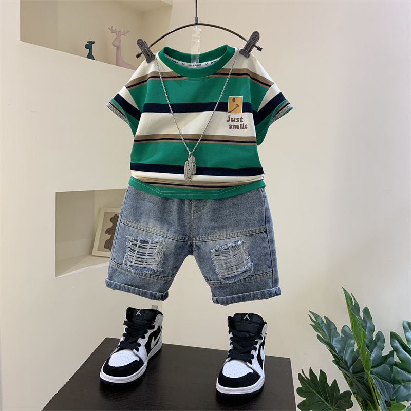 Conjunto de Camiseta y Pantalón Vaquero para Niño — Casual y Moderno