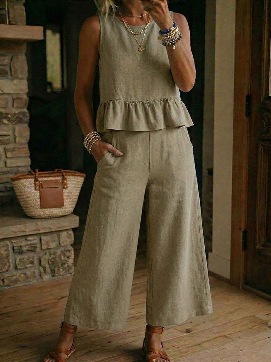 Conjunto de mujer de top sin mangas con volantes y pantalón corto de algodón y lino.
