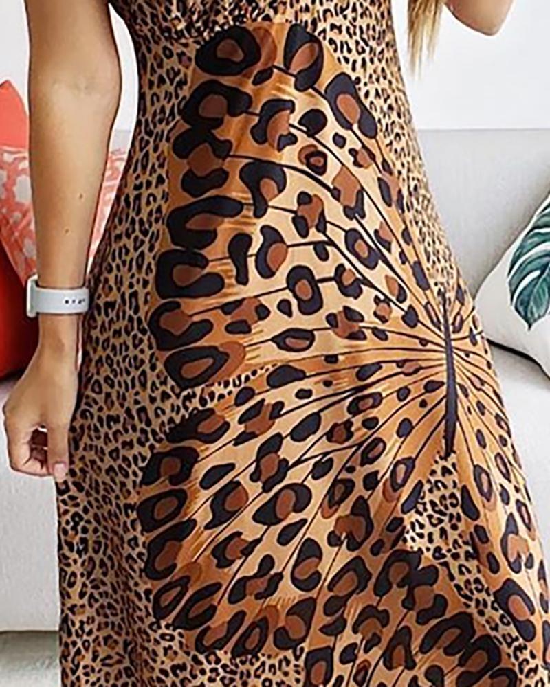 Vestido de tirantes con estampado de leopardo y mariposas