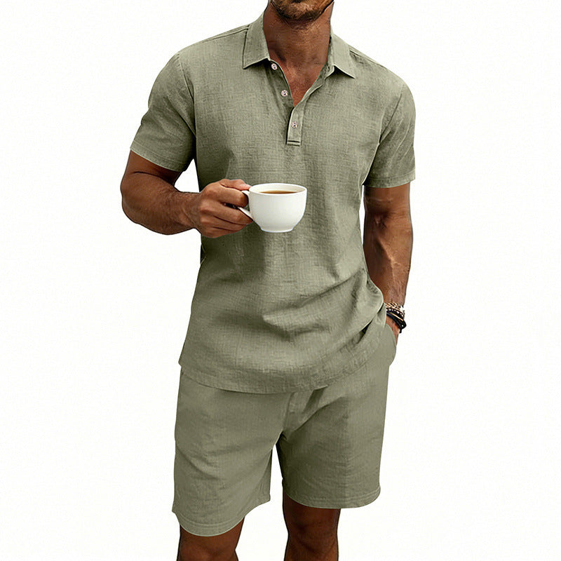 Conjunto informal de lino para hombre con pantalón corto de manga corta.