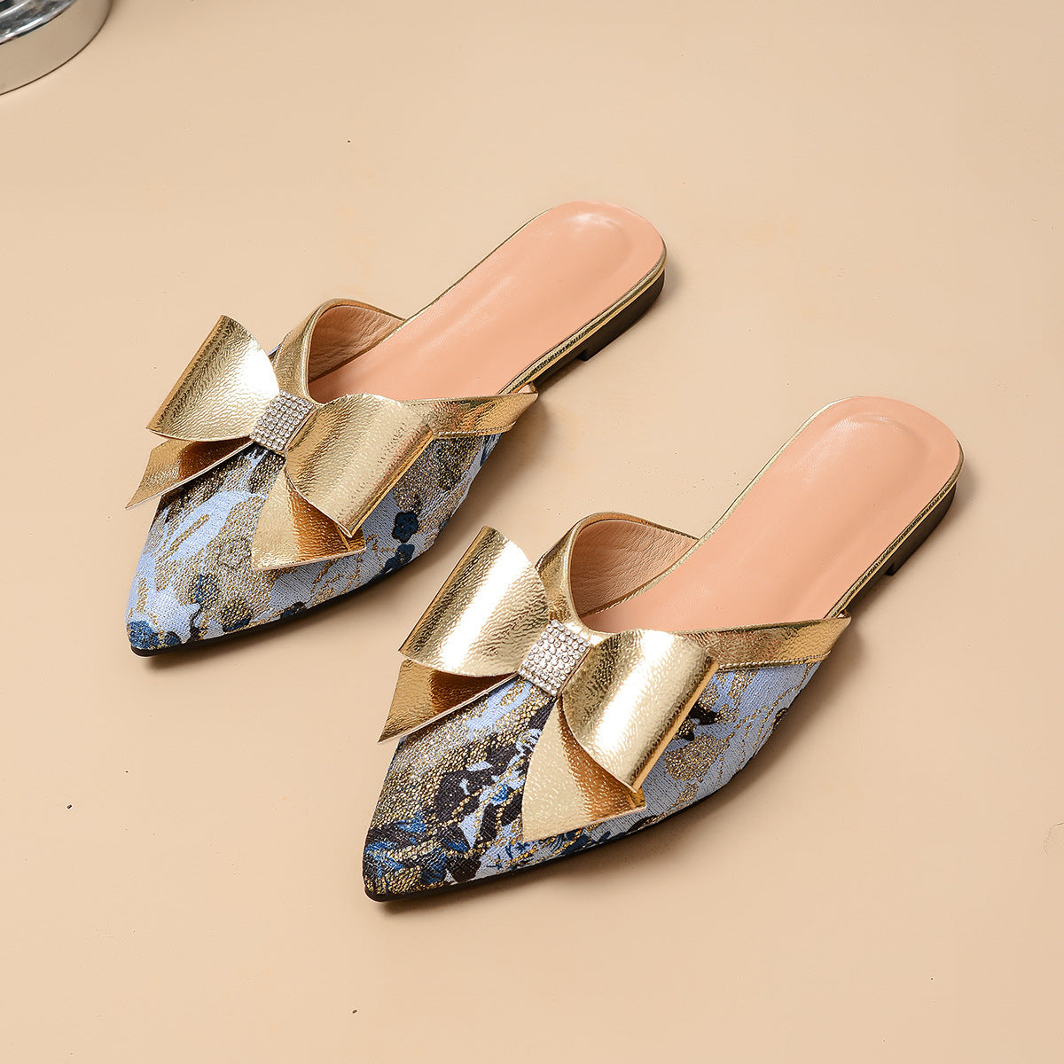 Zapatos de tacón de punta versátiles, nuevos para primavera.