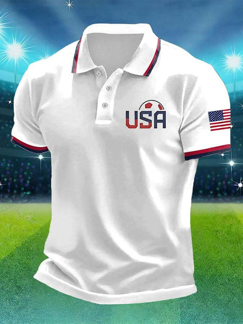Camiseta de manga corta con estampado de la bandera nacional y cuello vuelto. Camisa tipo polo