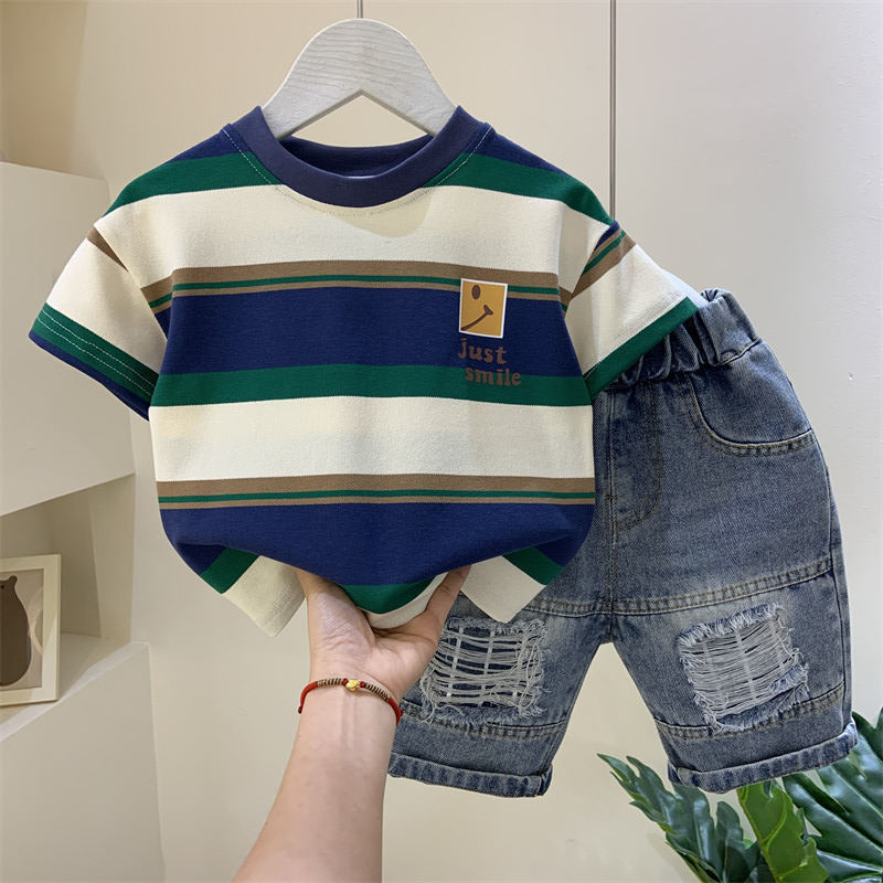 Conjunto de Camiseta y Pantalón Vaquero para Niño — Casual y Moderno