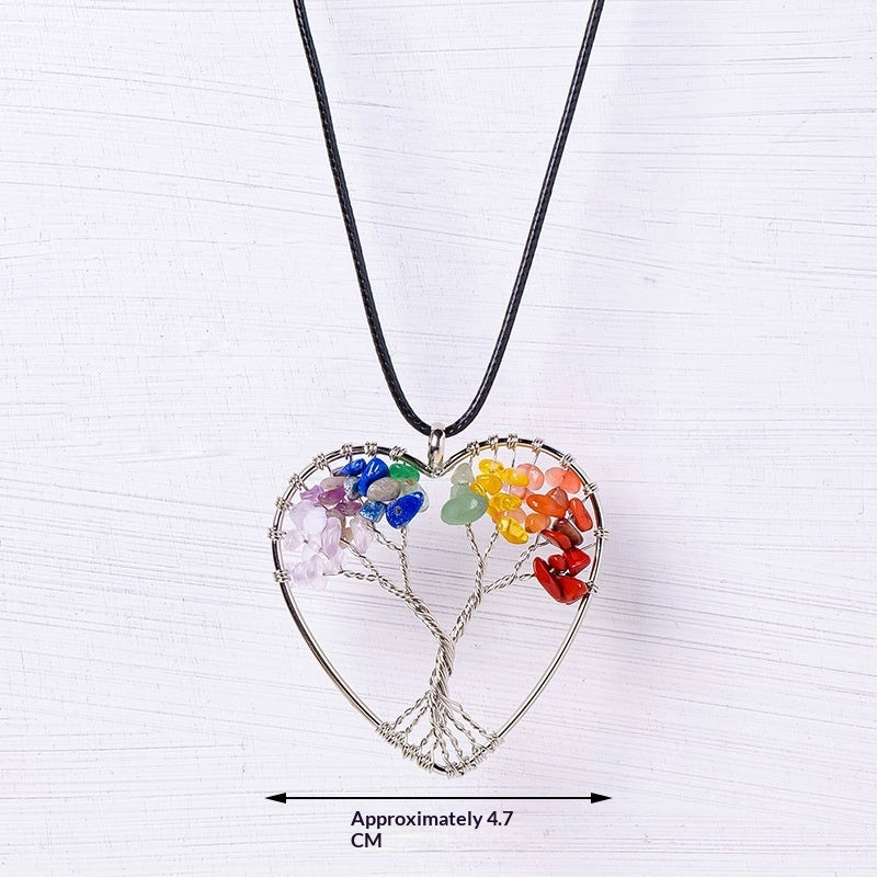 Colgante de árbol de la vida con piedra triturada de cristal arcoíris natural, engarzado a mano con alambre.