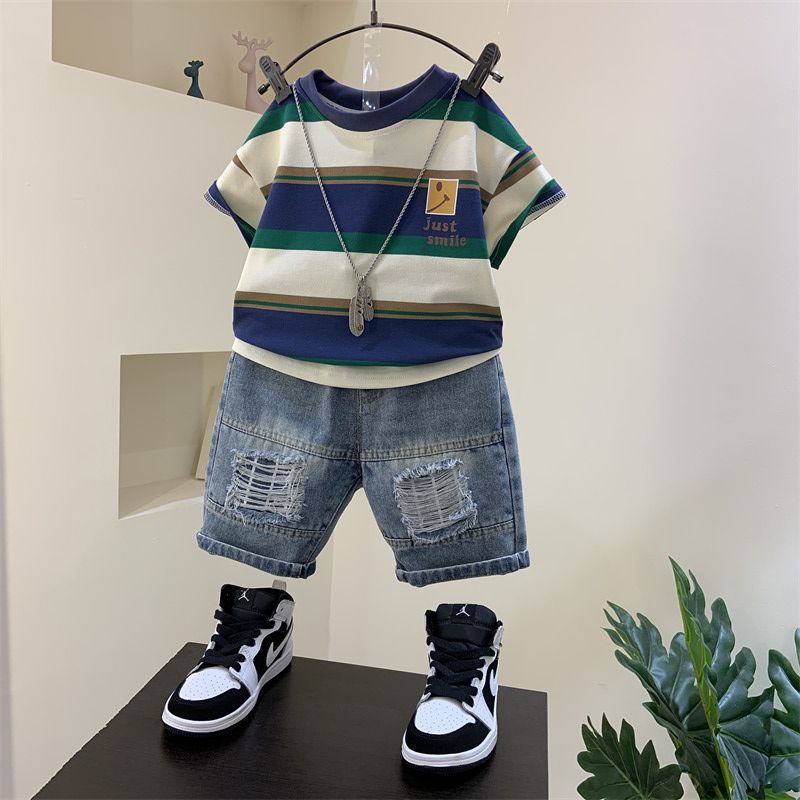 Conjunto de Camiseta y Pantalón Vaquero para Niño — Casual y Moderno