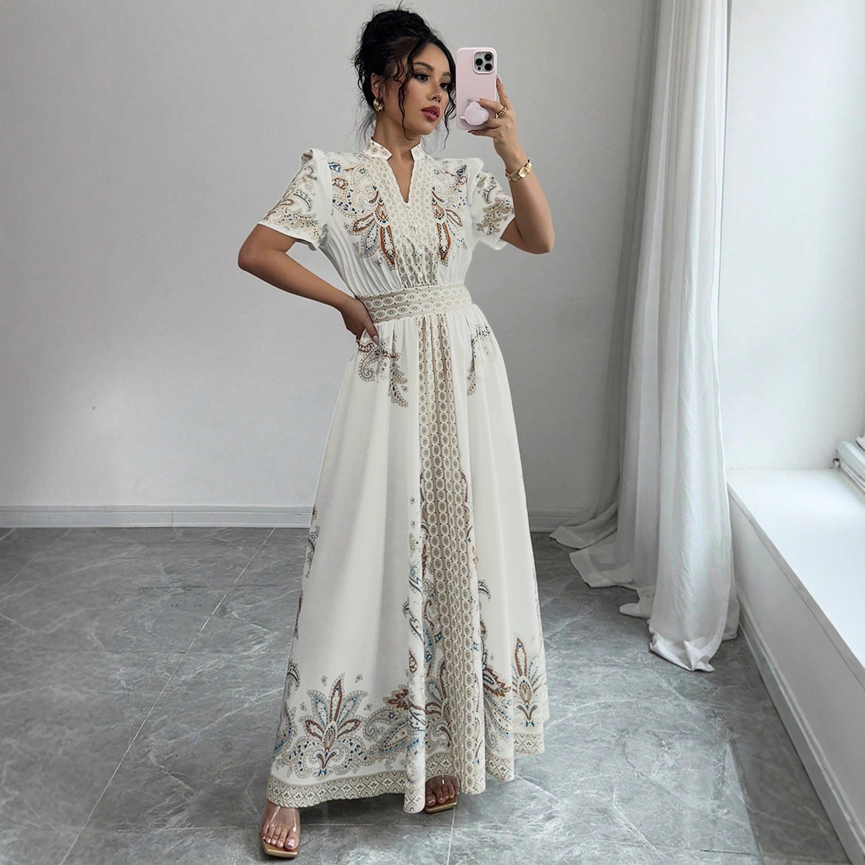 Vestido Maxi Paisley con Cintura Alta, Cuello Mao y Encaje
