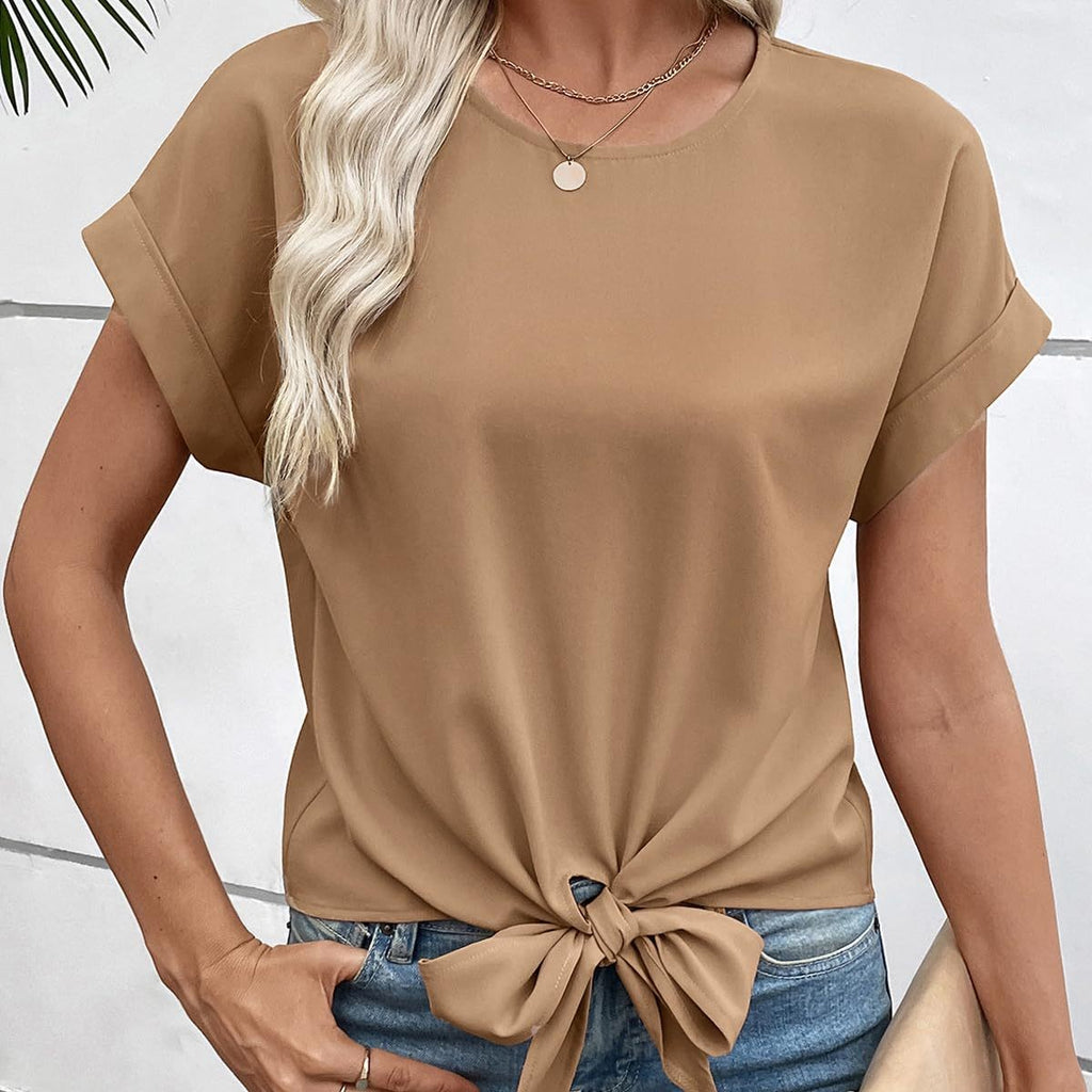 Camisa de manga corta con cuello redondo y bajo anudado