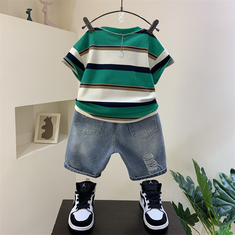 Conjunto de Camiseta y Pantalón Vaquero para Niño — Casual y Moderno