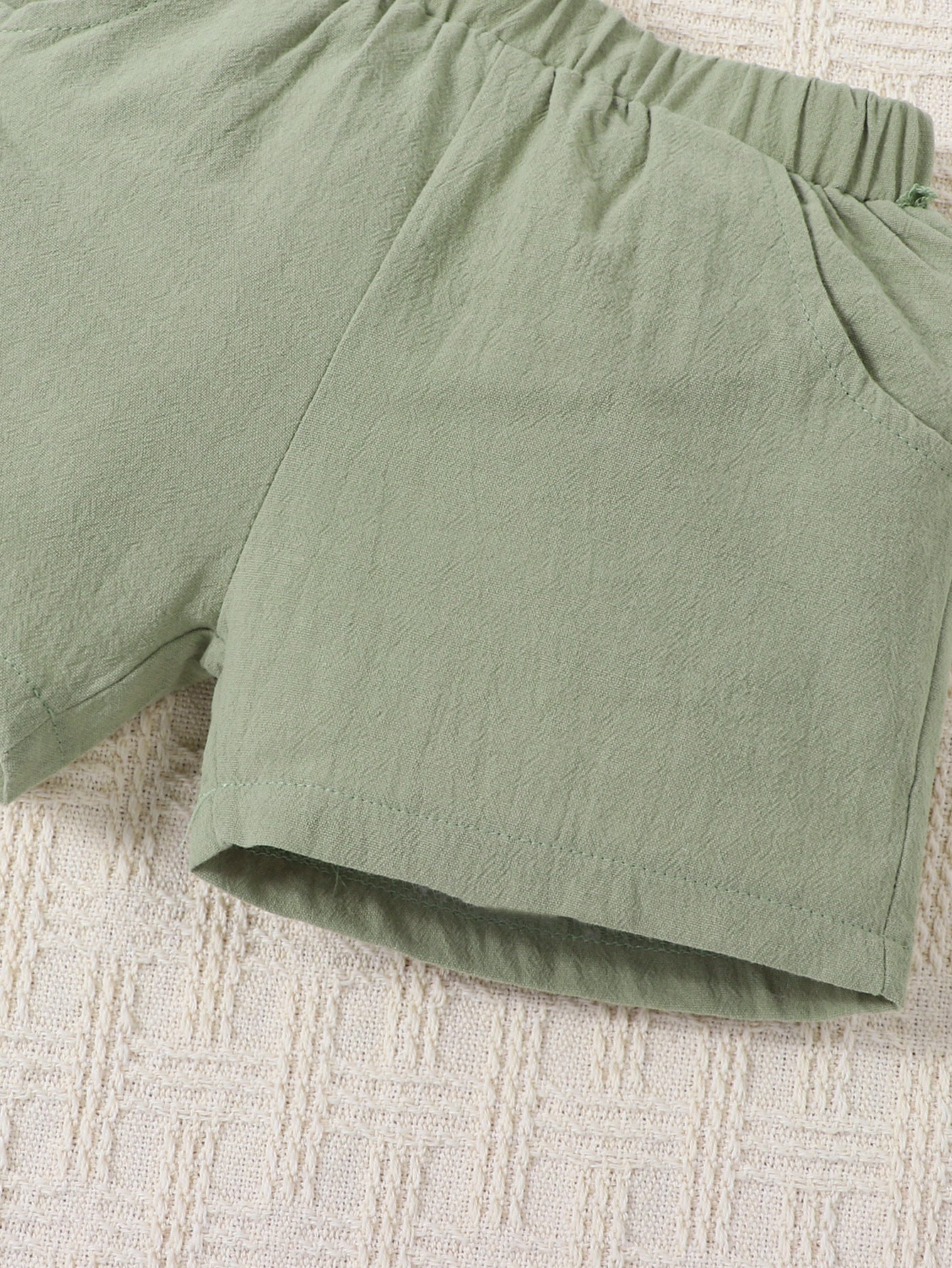 Conjunto de Camisa y Pantalón Corto de Algodón y Lino para Niño — Fresco y Natural