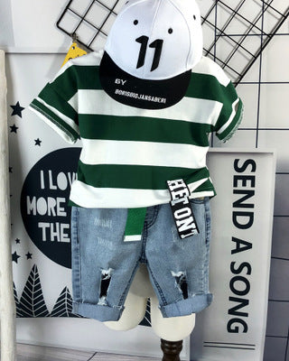 Conjunto de Manga Corta a Rayas para Niños — Camiseta y Pantalón Corto