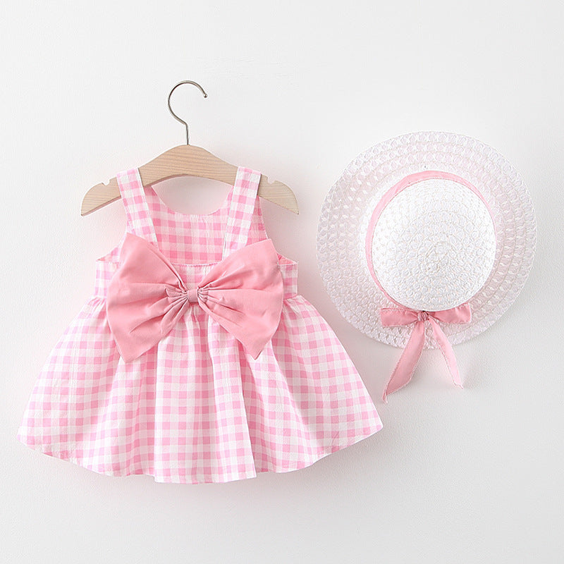 Vestido a Cuadros para Bebé Niña con Sombrero de Paja — Algodón