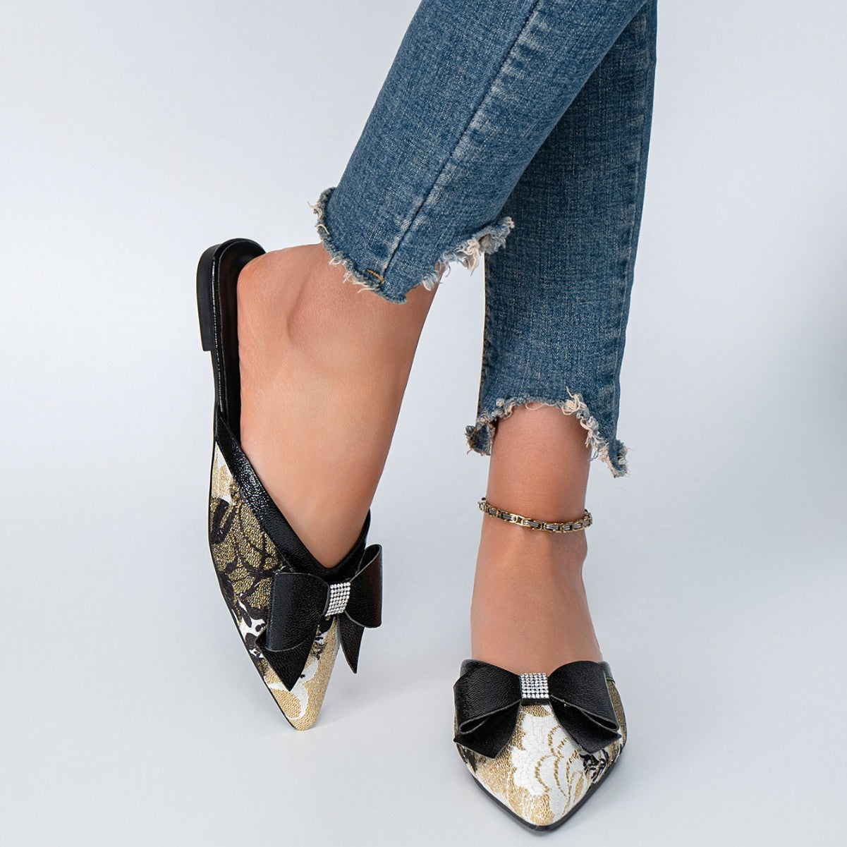 Zapatos de tacón de punta versátiles, nuevos para primavera.